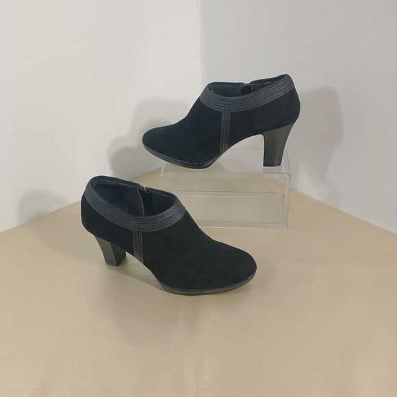 Clarks Black Ankle Boots - Picture 4 of 10